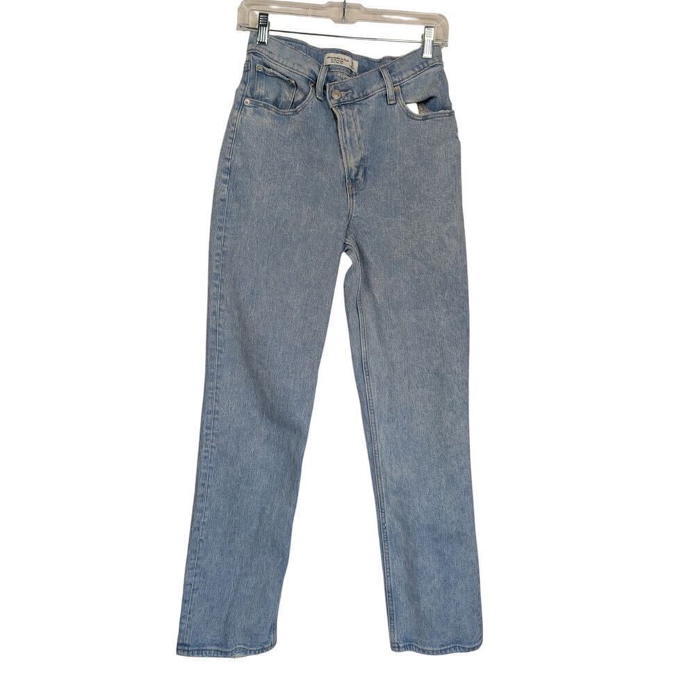 Abercrombie 26 / 2 The 90s Straight Ultra High Rise Jeans Crossover Light Wash
